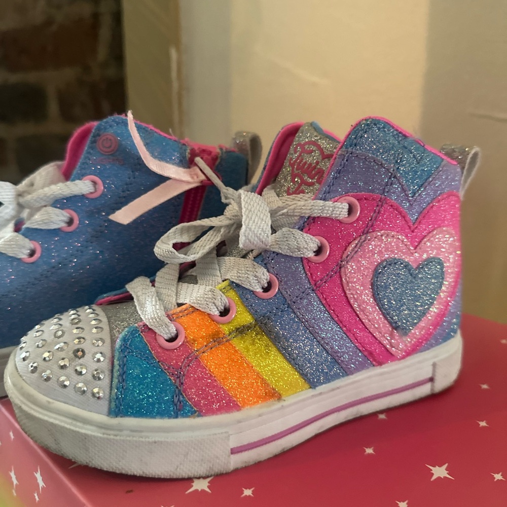 Twinkle Toes - Picture 2 of 5